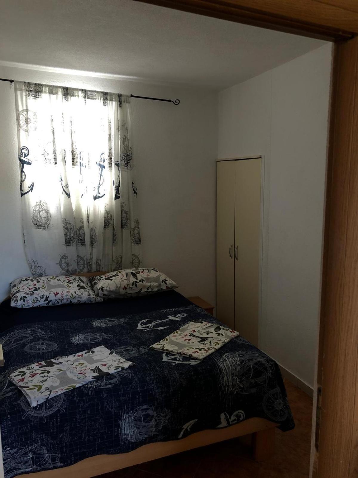 Apartmani CESARICA Karlobag Cameră foto