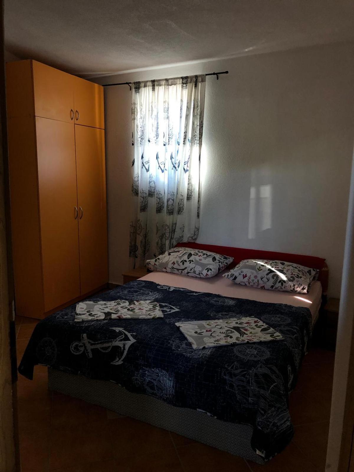Apartmani CESARICA Karlobag Cameră foto