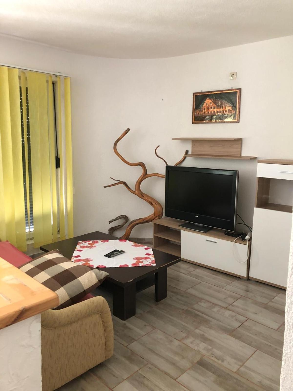 Apartmani CESARICA Karlobag Cameră foto