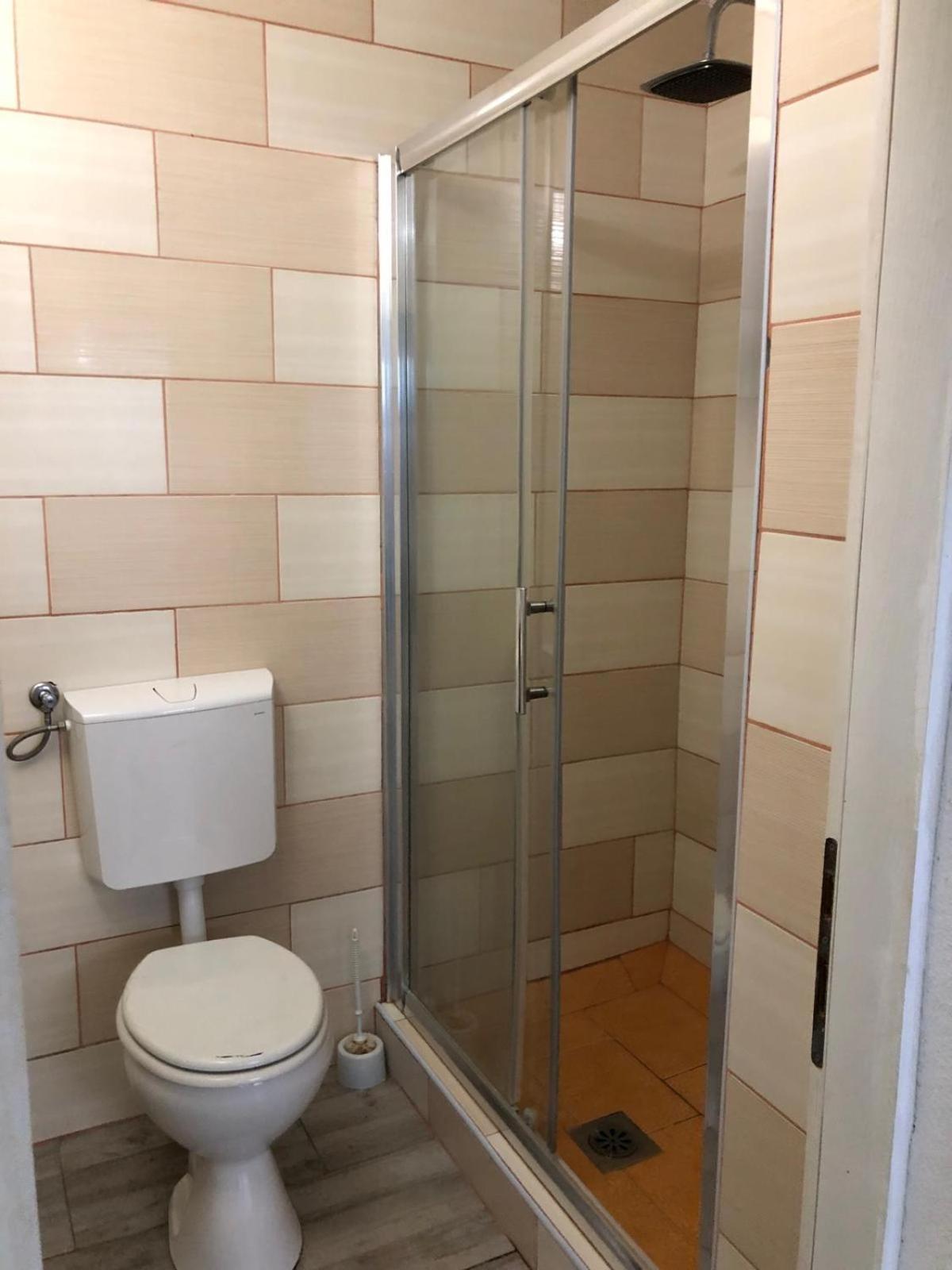 Apartmani CESARICA Karlobag Cameră foto
